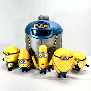 Despicable Me 4 Mega Minions Transformation Chamber Set With 4 Super Minions